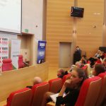 Prelegent odpowiada na pytania od publiczności